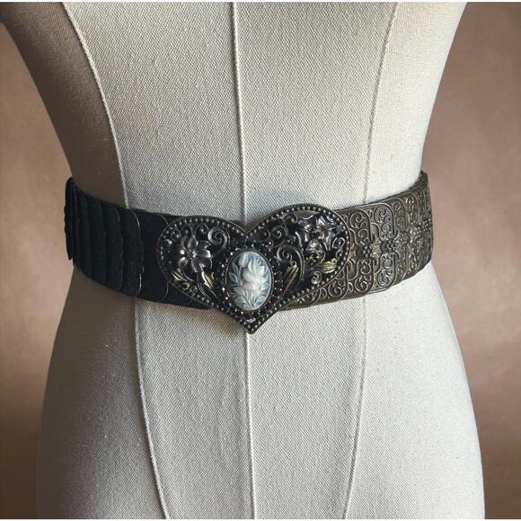 Cameo Heart Stretch Belt Romantic Gothic Floral  Victorian Inspired Belt main image 4